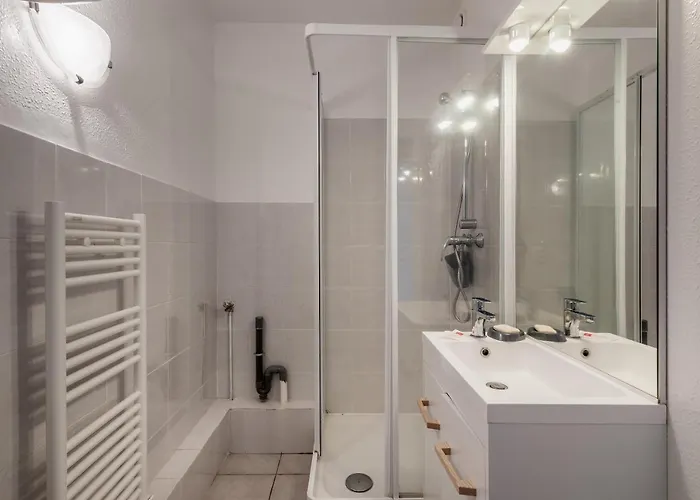 Lägenhet Avec Loggia - A 200m De La - Parking