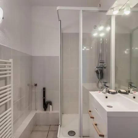 Apartamento Avec Loggia - à 200m De La - Parking