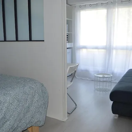 Apartamento Avec Loggia - à 200m De La - Parking