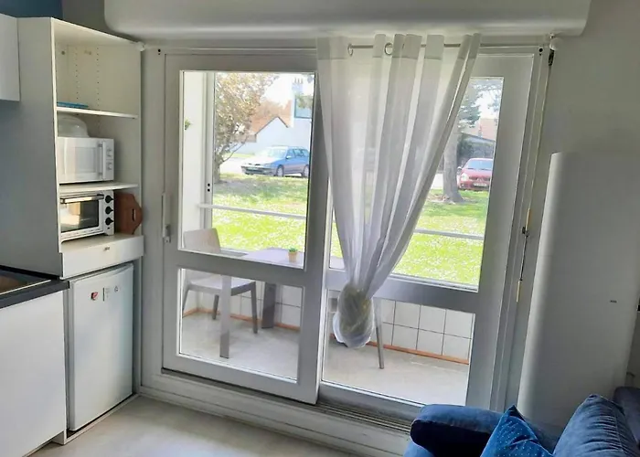 Apartment Avec Loggia - A 200m De La - Parking Courseulles-sur-Mer